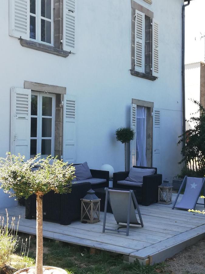 Chambre d'hôte équestre Au petit bonheur Chateldon Extérieur photo