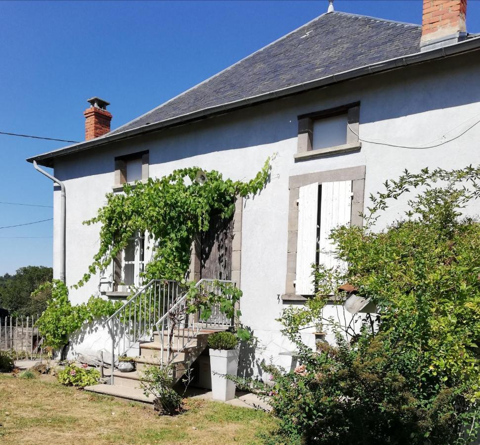 Chambre d'hôte équestre Au petit bonheur Chateldon Extérieur photo