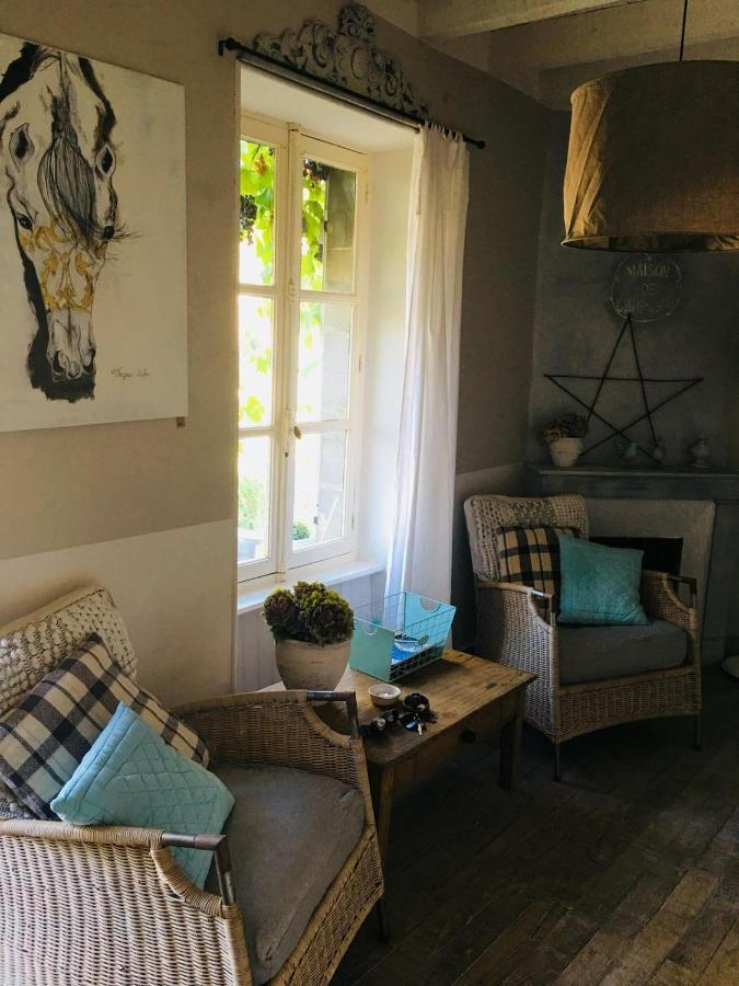 Chambre d'hôte équestre Au petit bonheur Chateldon Extérieur photo
