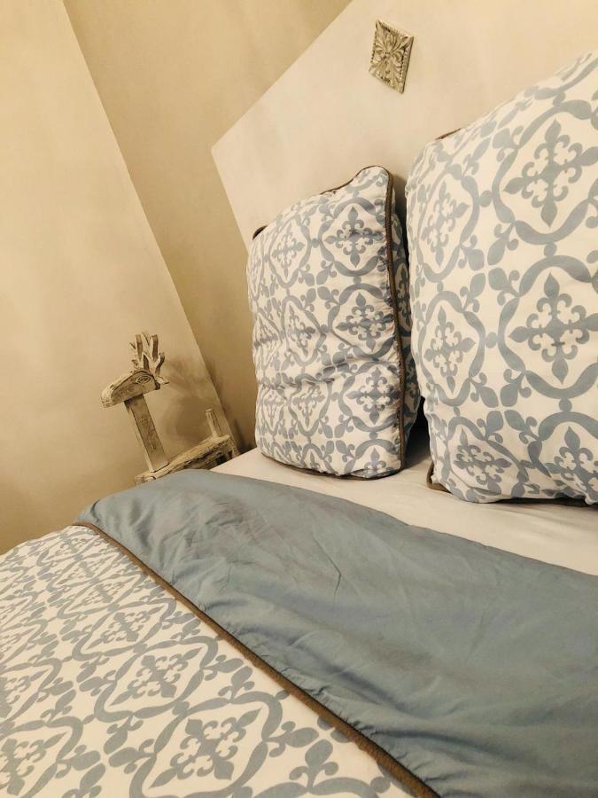 Chambre d'hôte équestre Au petit bonheur Chateldon Extérieur photo