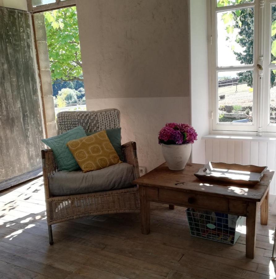 Chambre d'hôte équestre Au petit bonheur Chateldon Extérieur photo