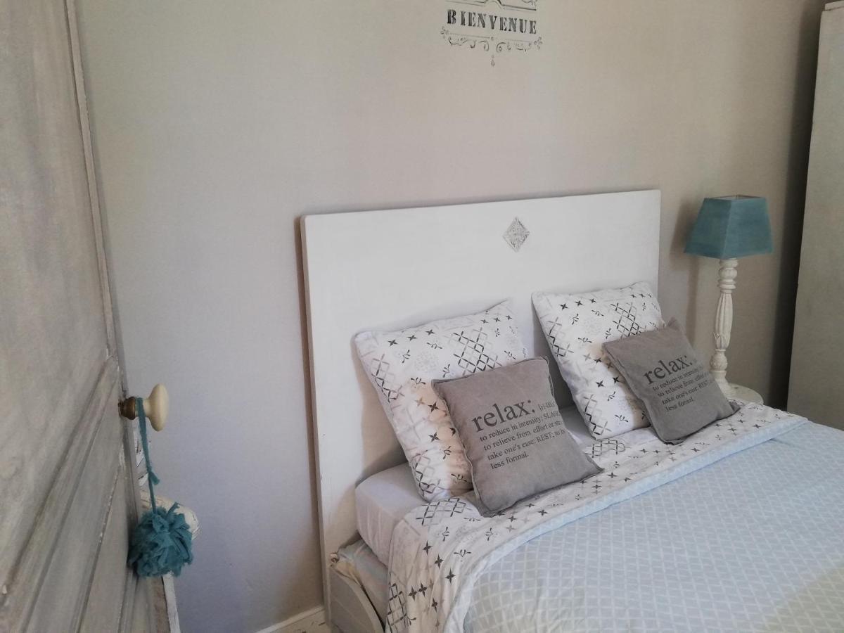 Chambre d'hôte équestre Au petit bonheur Chateldon Extérieur photo